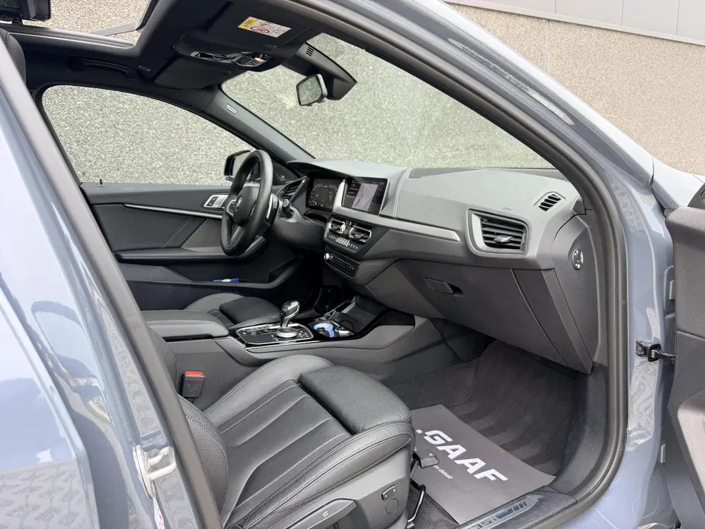 BMW 1-serie M135i xDrive High Executive uit 2021, foto 15