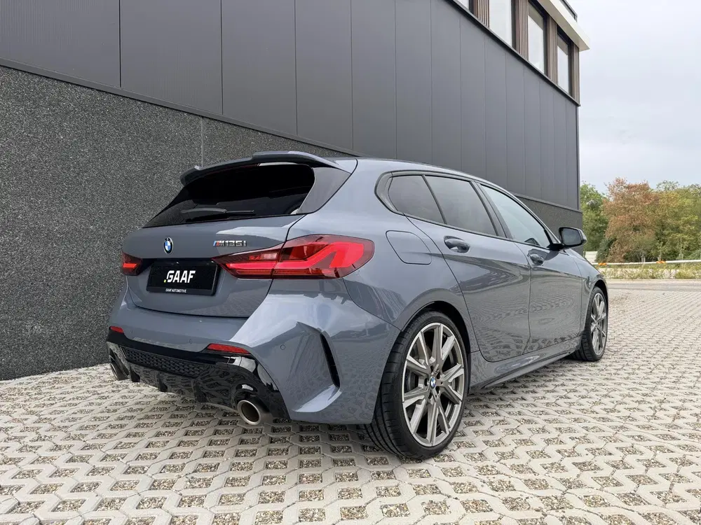 BMW 1-serie M135i xDrive High Executive uit 2021, foto 3