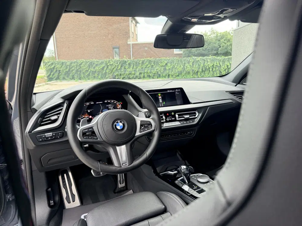 BMW 1-serie M135i xDrive High Executive uit 2021, foto 6