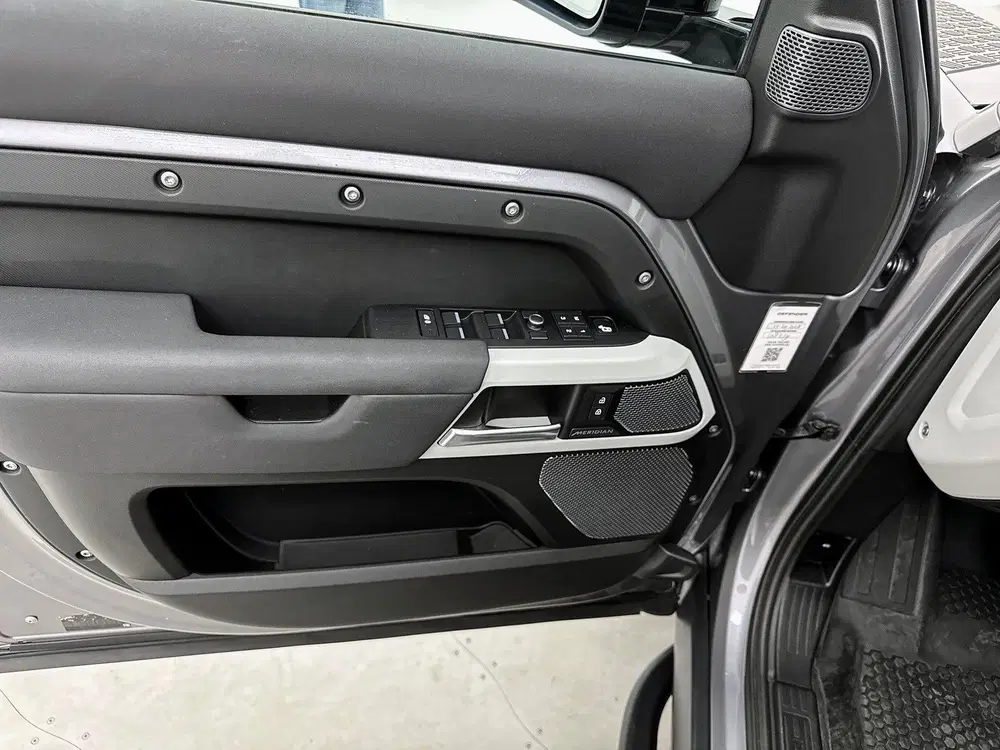 Land Rover Defender 2.0 D200 110 SE Meridian audio 360 Camer uit 2020, foto 12