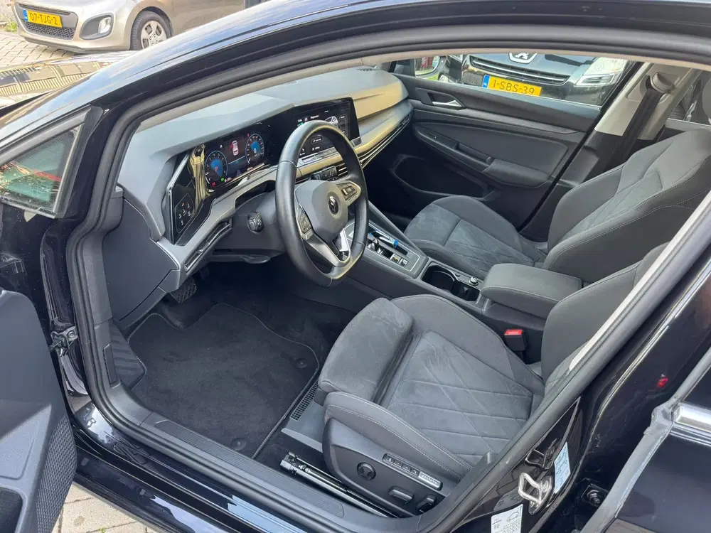 Volkswagen Golf 1.5 eTSI DSG Massage ACC Clima Side uit 2022, foto 9