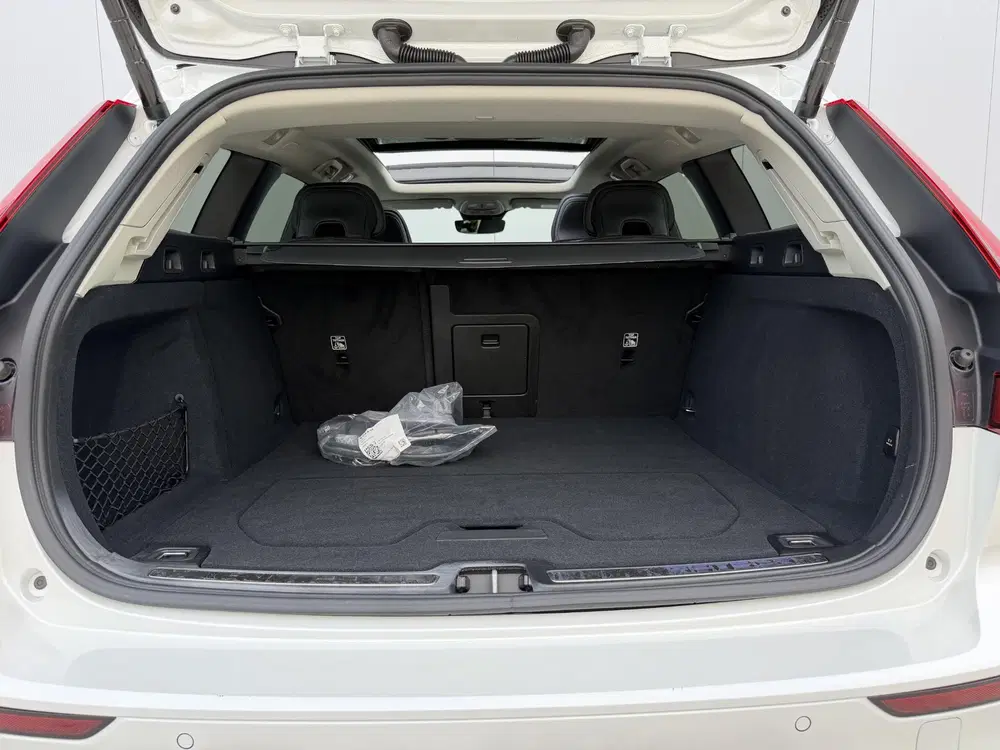 Volvo V60 2.0 T8 Hybrid 455pk AWD Ultra Dark Black E uit 2025, foto 12