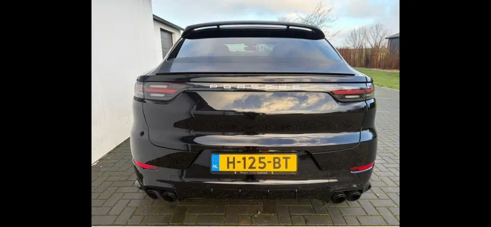 Porsche Cayenne Cayenne coupe 3.0 V6 462pk E-hybrid Zwart uit 2020, foto 10