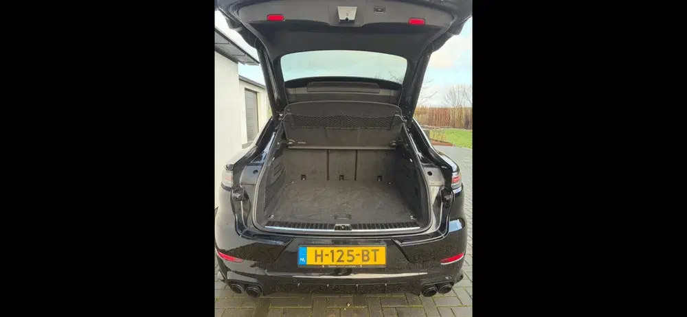 Porsche Cayenne Cayenne coupe 3.0 V6 462pk E-hybrid Zwart uit 2020, foto 11