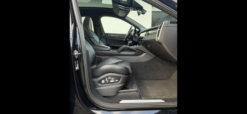 Porsche Cayenne Cayenne coupe 3.0 V6 462pk E-hybrid Zwart uit 2020, foto 13