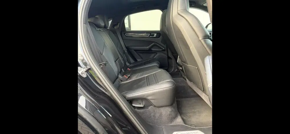 Porsche Cayenne Cayenne coupe 3.0 V6 462pk E-hybrid Zwart uit 2020, foto 14