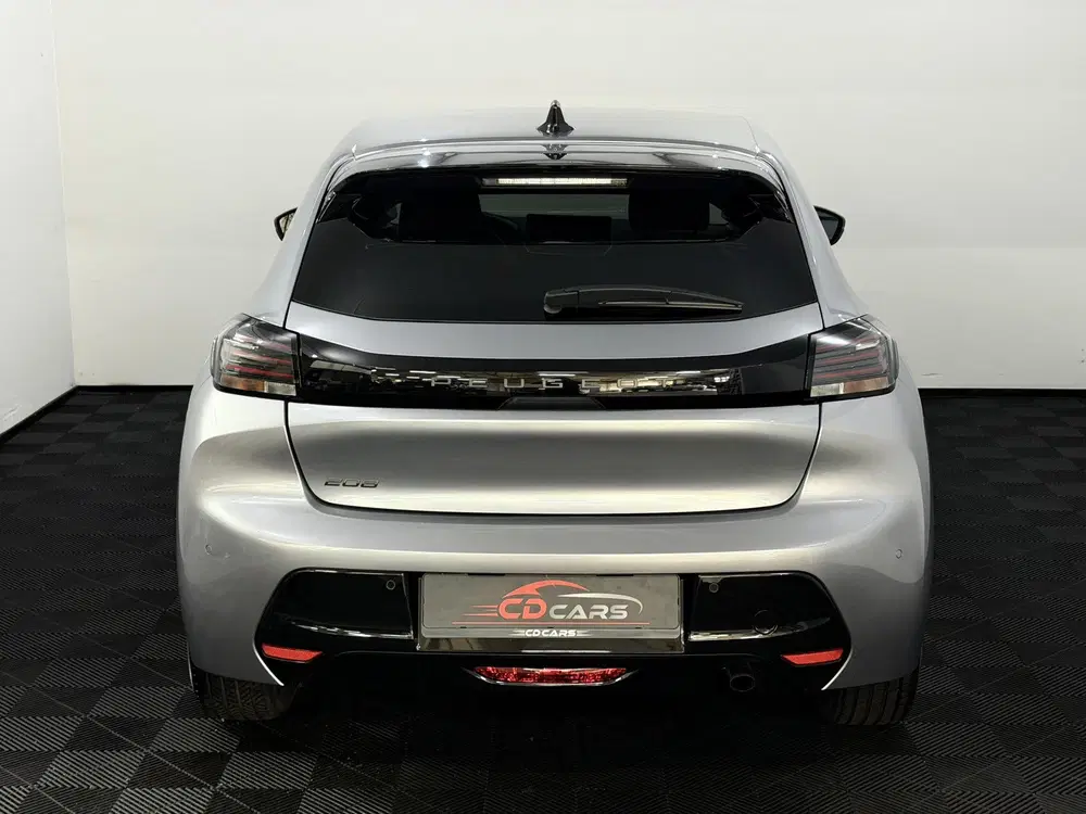 Peugeot 208 1.2 PureTech 100 GT Parkeersensoren uit 2025, foto 5