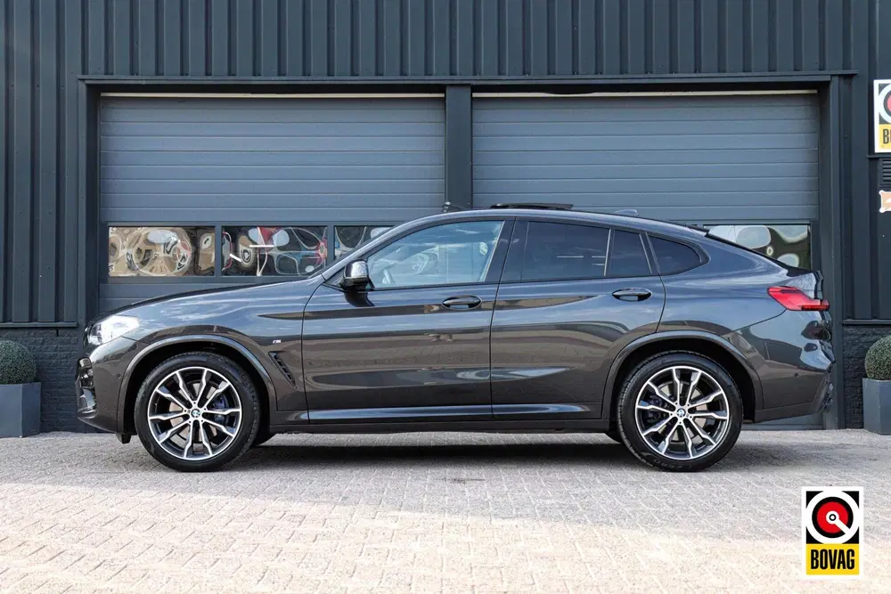 BMW X4 xDrive30i M-Sport M-Pakket uit 2021, foto 2