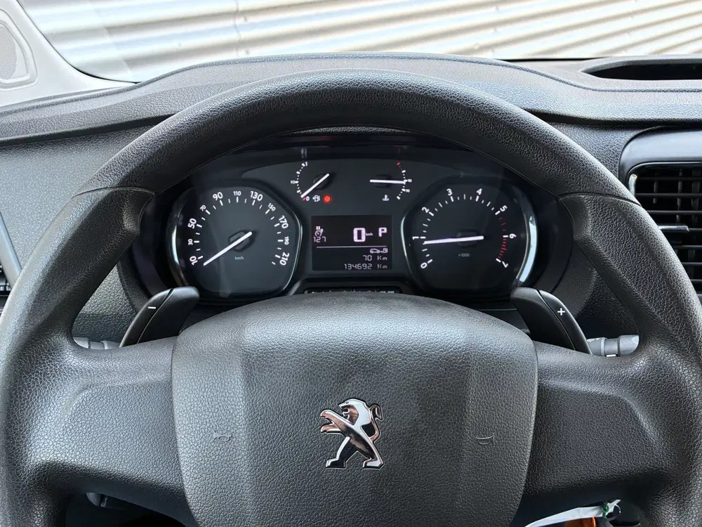 Peugeot Expert 2.0 BlueHDI 145 DC LM velgen Automaat Sens uit 2022, foto 15