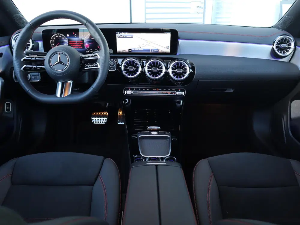 Mercedes-Benz CLA 180 Star Edition AMG Line uit 2026, foto 11