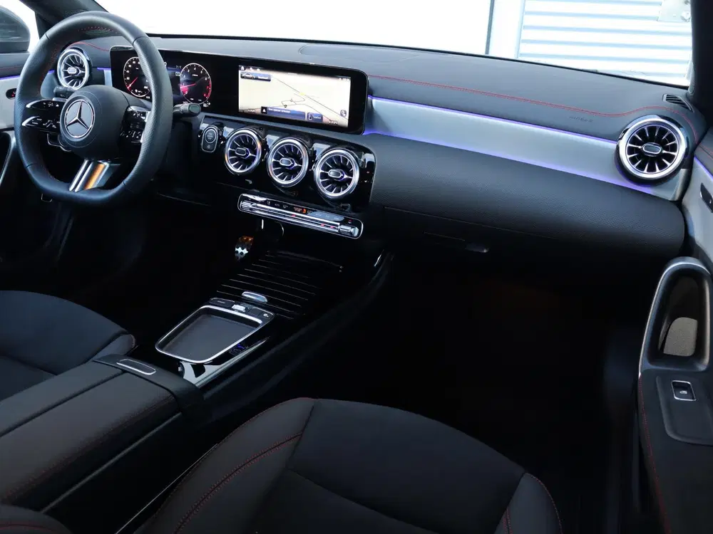 Mercedes-Benz CLA 180 Star Edition AMG Line uit 2026, foto 3