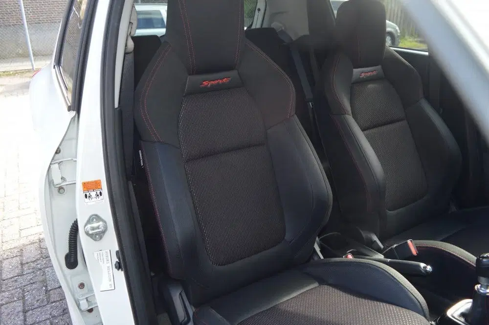 Suzuki Swift 1.4 Sport uit 2021, foto 10