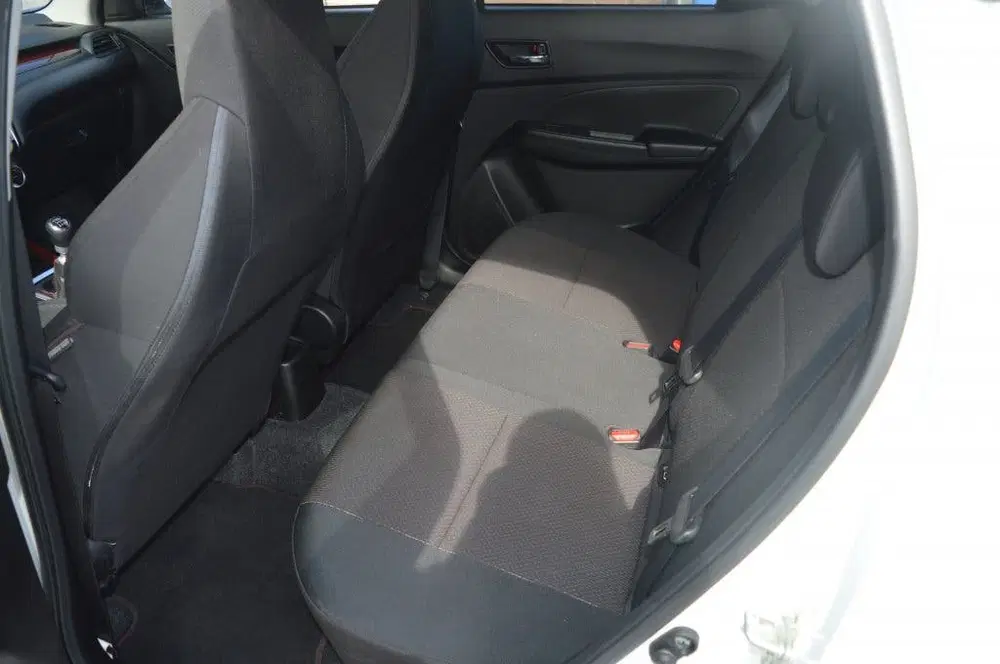 Suzuki Swift 1.4 Sport uit 2021, foto 11