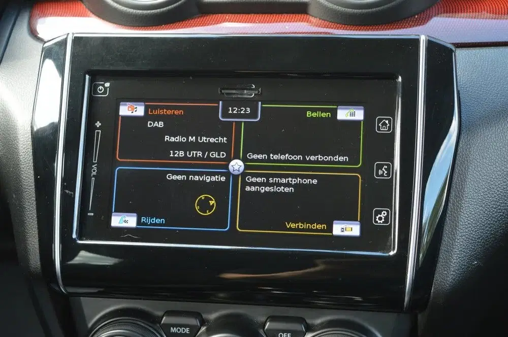 Suzuki Swift 1.4 Sport uit 2021, foto 15