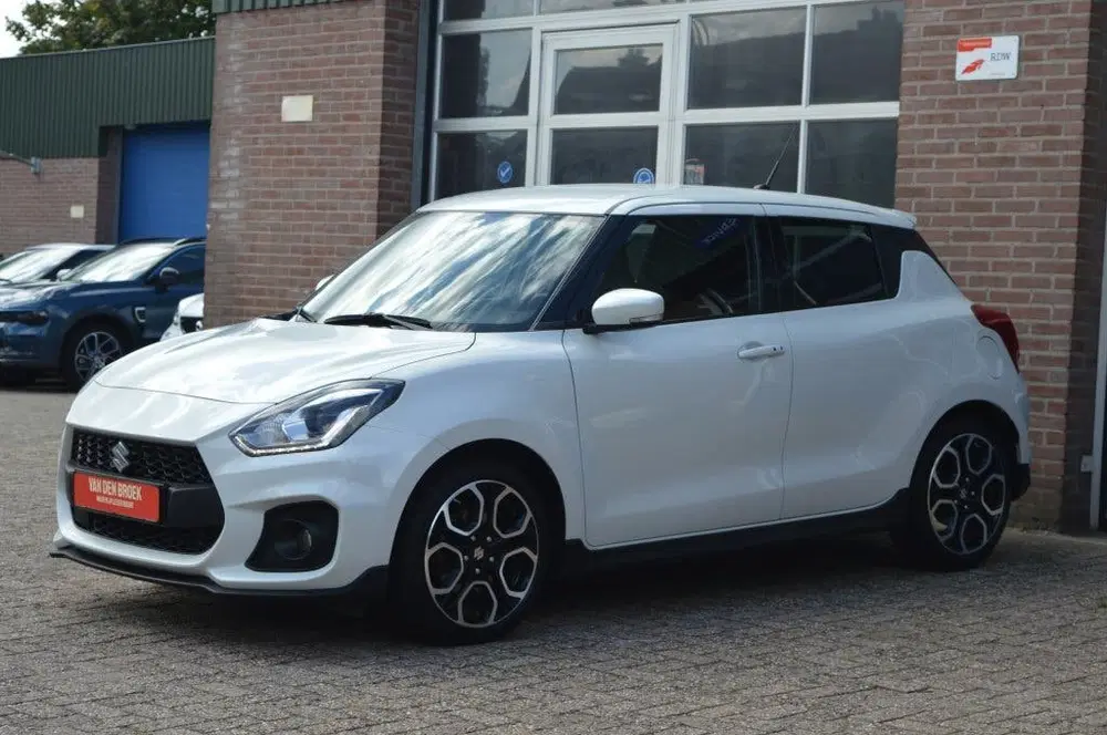 Suzuki Swift 1.4 Sport uit 2021, foto 3