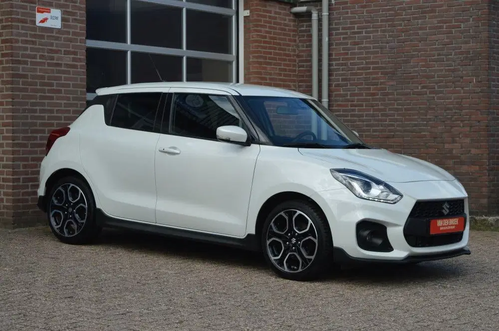 Suzuki Swift 1.4 Sport uit 2021, foto 4