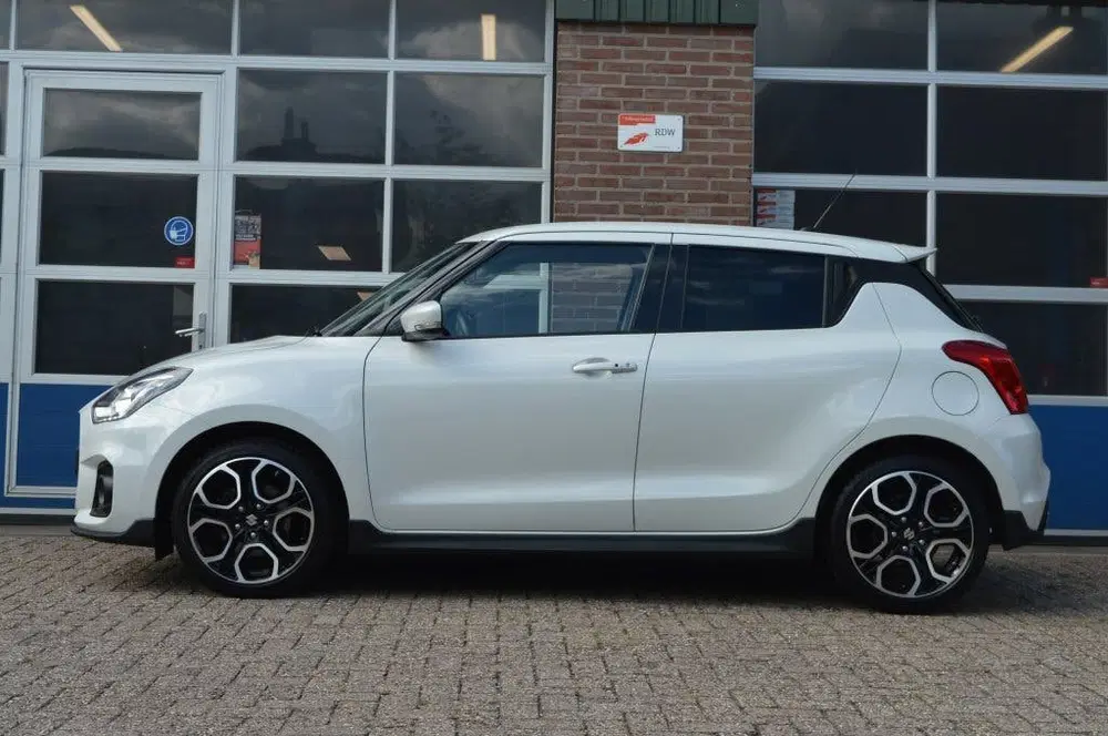 Suzuki Swift 1.4 Sport uit 2021, foto 5