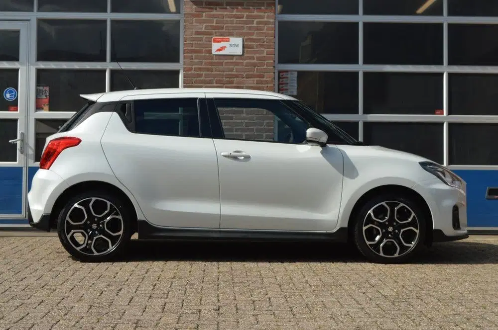 Suzuki Swift 1.4 Sport uit 2021, foto 6