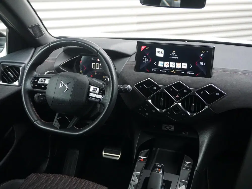 DS Automobiles DS 3 Crossback DS 3 Crossback 1.2 TURBO 130 Performance L uit 2020, foto 10