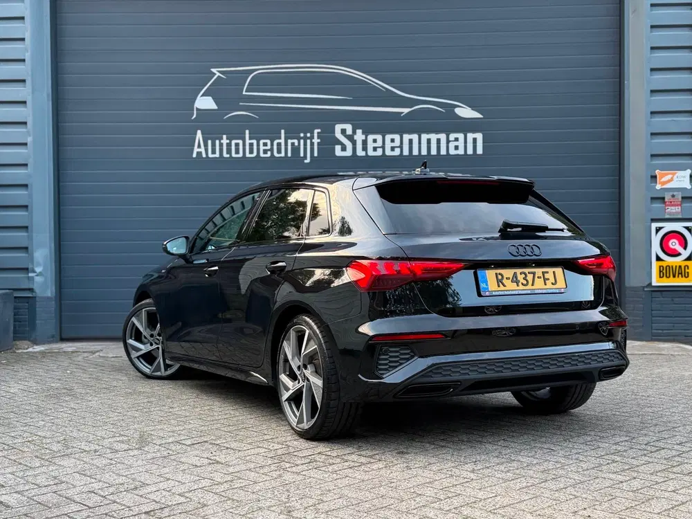 Audi A3 35 TFSI S edition uit 2022, foto 11