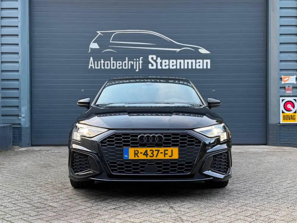 Audi A3 35 TFSI S edition uit 2022, foto 13