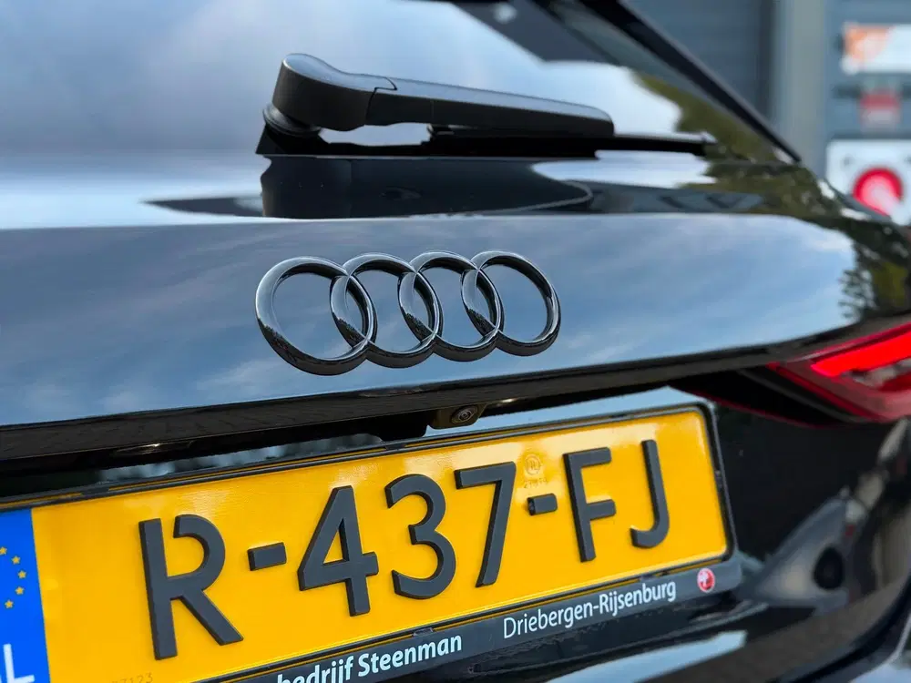 Audi A3 35 TFSI S edition uit 2022, foto 15