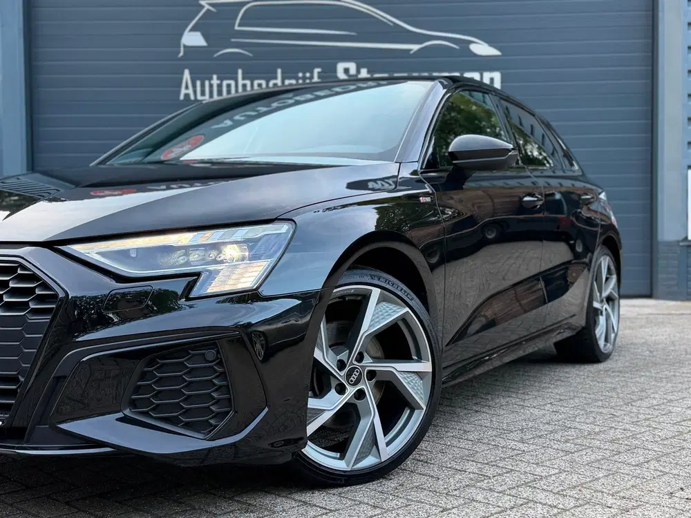Audi A3 35 TFSI S edition uit 2022, foto 4