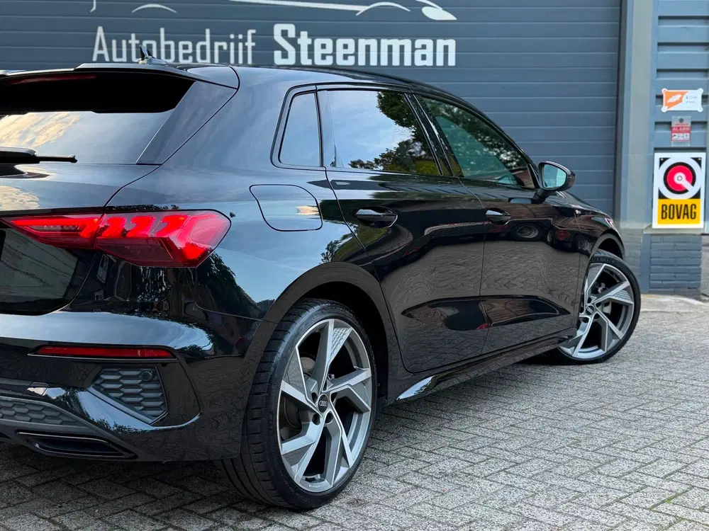 Audi A3 35 TFSI S edition uit 2022, foto 5