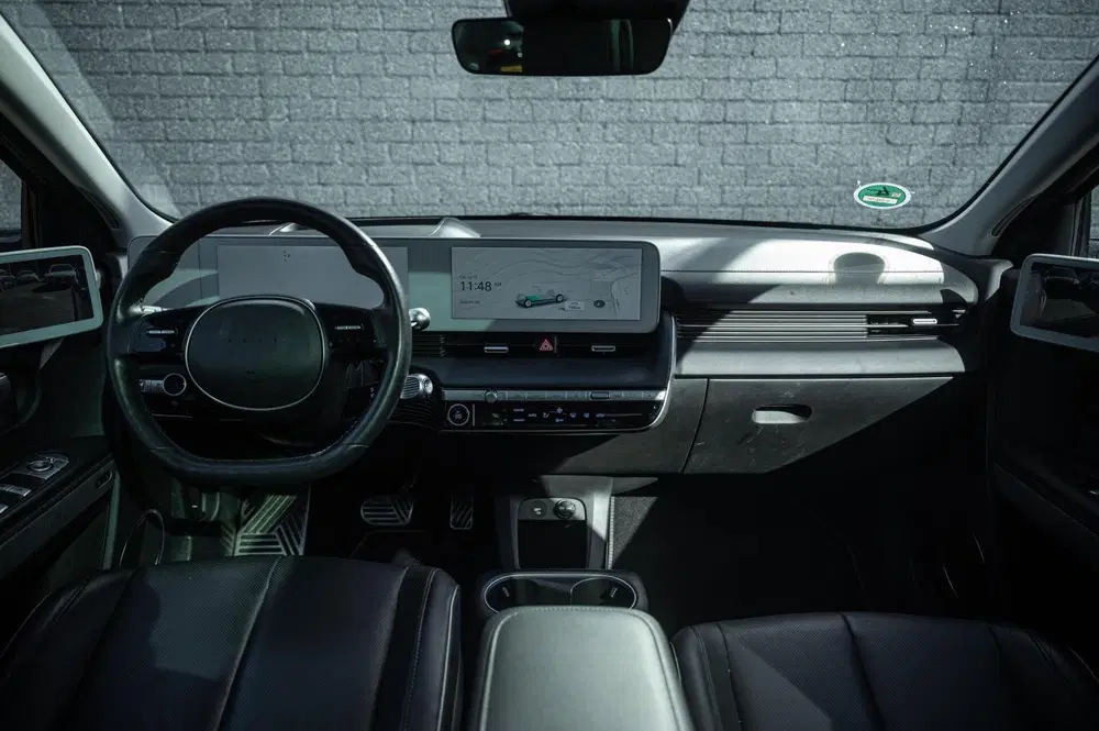 Hyundai IONIQ 5 Lounge AWD 77.4 kWh 100& SOH PANO TREKHAAK uit 2023, foto 5