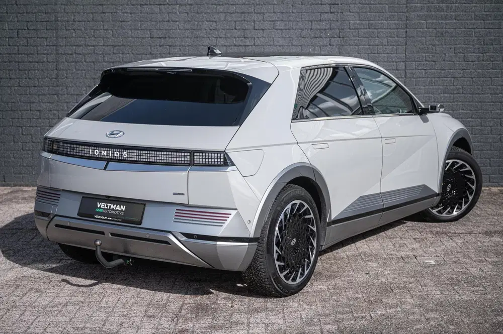 Hyundai IONIQ 5 Lounge AWD 77.4 kWh 100& SOH PANO TREKHAAK uit 2023, foto 6