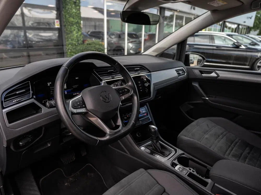 Volkswagen Touran 1.5 TSI 150PK DSG Comfortline uit 2023, foto 14