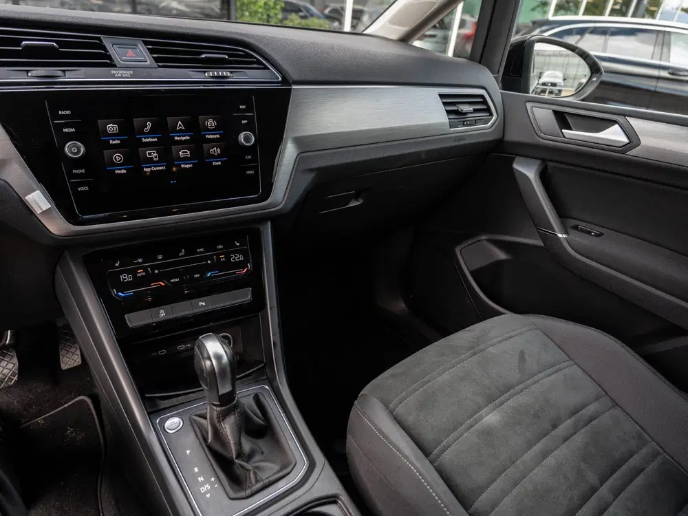 Volkswagen Touran 1.5 TSI 150PK DSG Comfortline uit 2023, foto 2