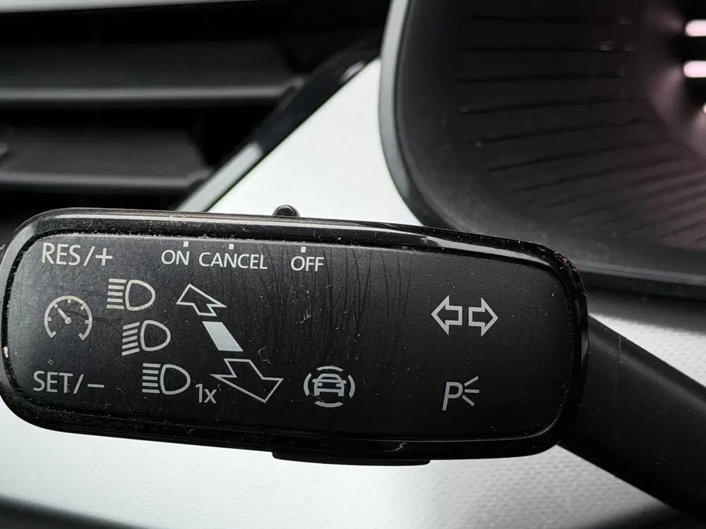 Skoda Kamiq 1.0 TSI DSG Sport Business Navigatie Virtu uit 2020, foto 11