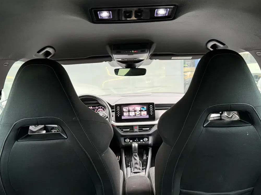 Skoda Kamiq 1.0 TSI DSG Sport Business Navigatie Virtu uit 2020, foto 5