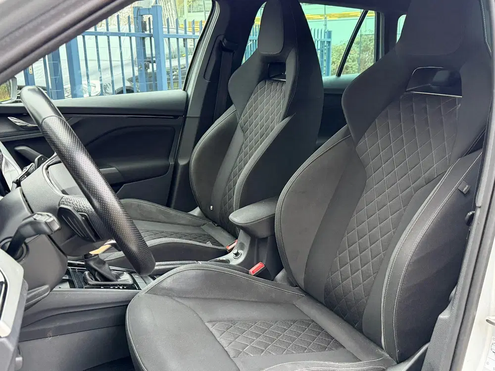 Skoda Kamiq 1.0 TSI DSG Sport Business Navigatie Virtu uit 2020, foto 6