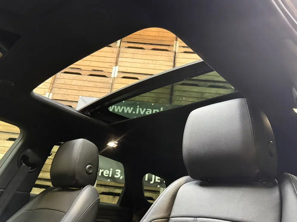 Land Rover Range Rover Evoque 1.5 P300e AWD R-Dynamic S Pano uit 2022, foto 6