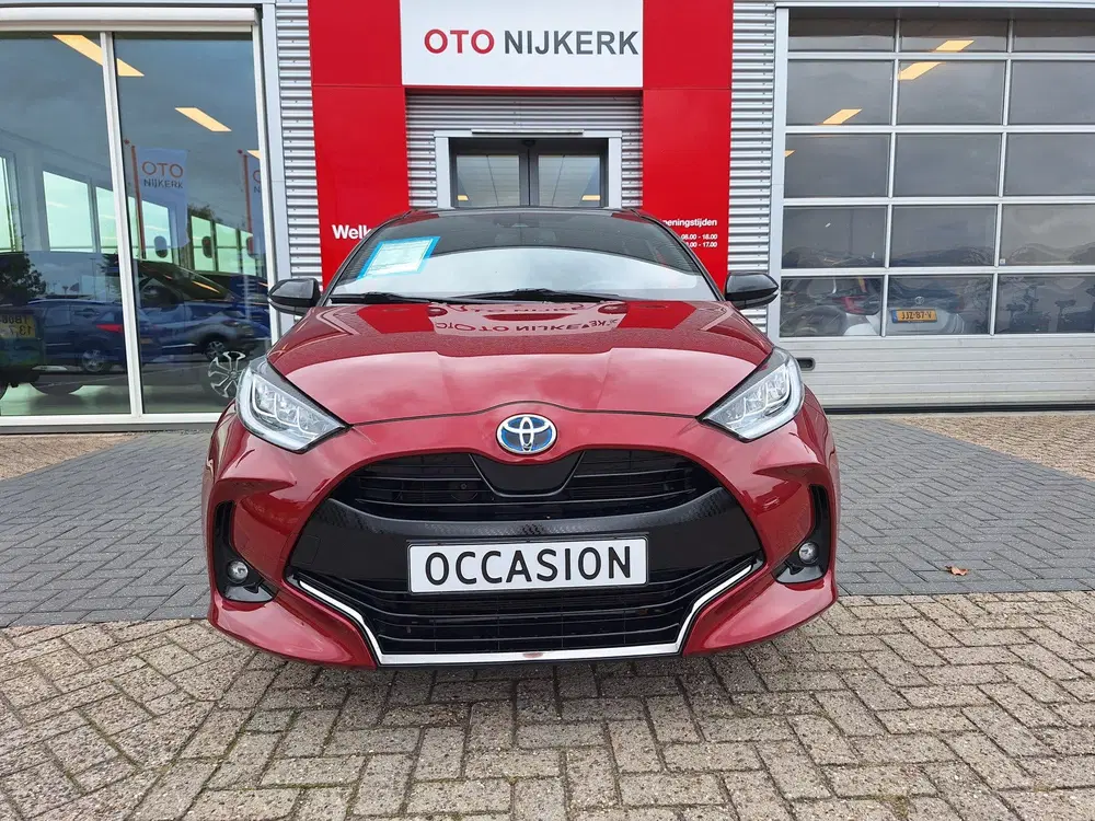 Toyota Yaris 1.5 Hybrid Style Bi-Tone Limited (bj 2020) uit 2020, foto 4
