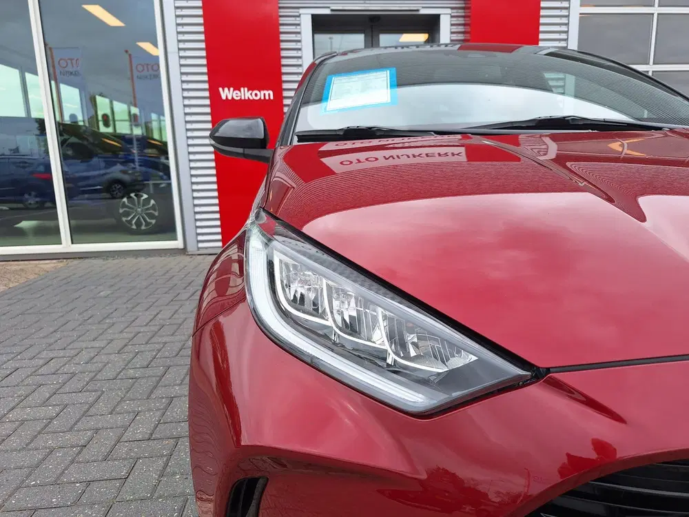 Toyota Yaris 1.5 Hybrid Style Bi-Tone Limited (bj 2020) uit 2020, foto 5