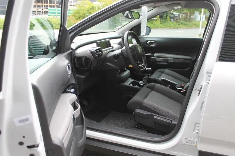 Citroën C4 Cactus Citroen C4 CACTUS 1.2 PureTech Business Ui uit 2019, foto 2