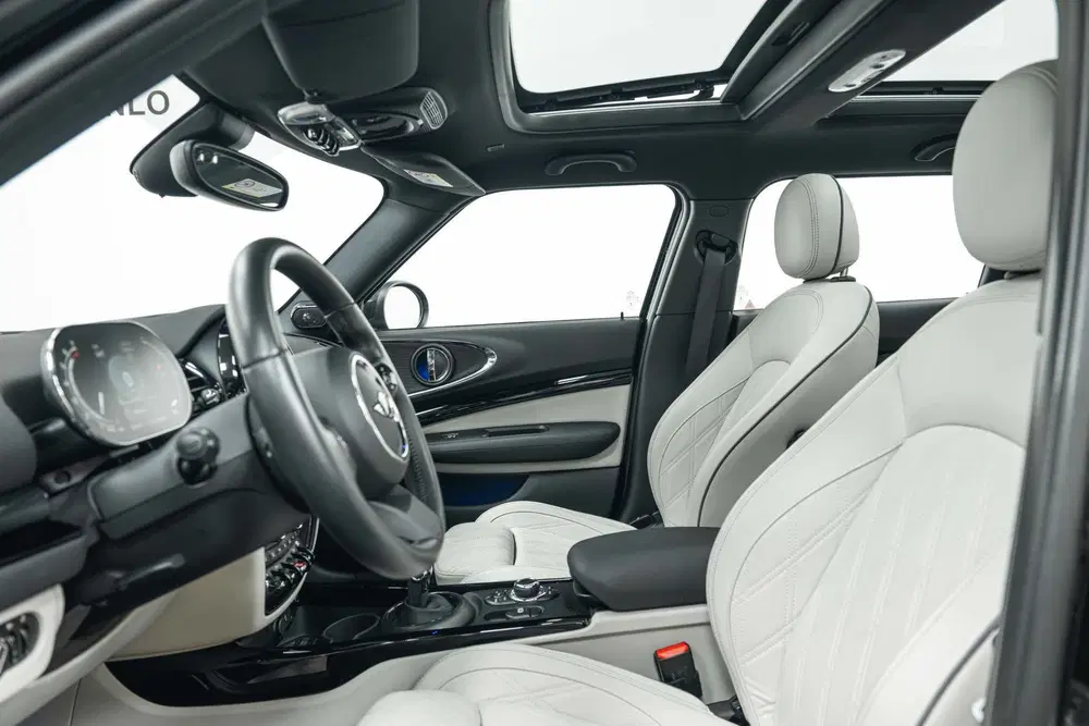 Mini Clubman Cooper S Classic Automaat uit 2022, foto 15