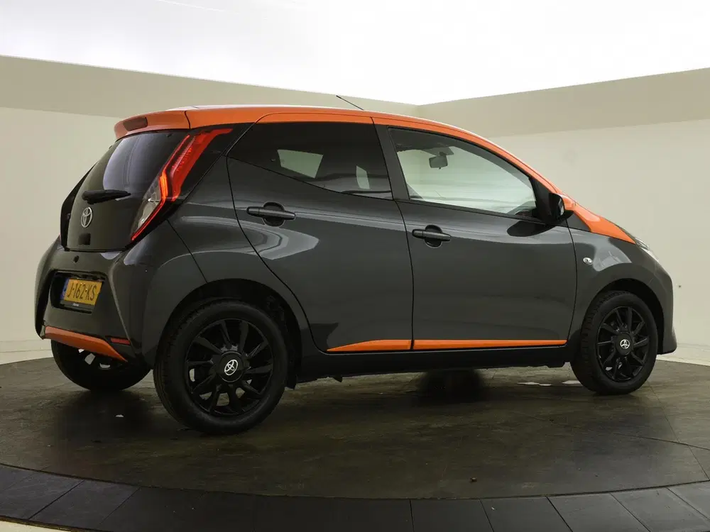 Toyota Aygo 1.0 VVT-i x-JBL uit 2020, foto 2