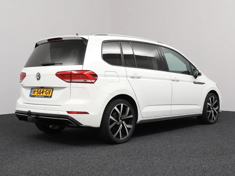 Volkswagen Touran 1.5 TSI Highline Business R 7p uit 2019, foto 2