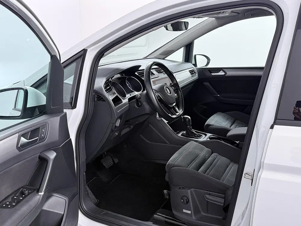 Volkswagen Touran 1.5 TSI Highline Business R 7p uit 2019, foto 6
