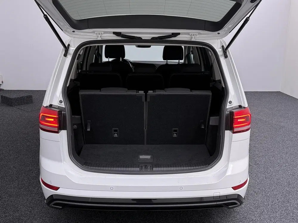 Volkswagen Touran 1.5 TSI Highline Business R 7p uit 2019, foto 8