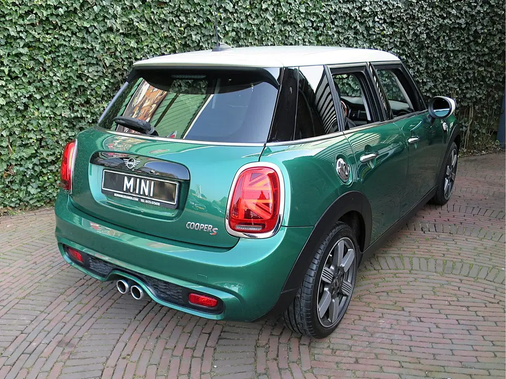 Mini Cooper S Cooper S 2.0 60 Years Edition F55 LCI 5-dr uit 2019, foto 2