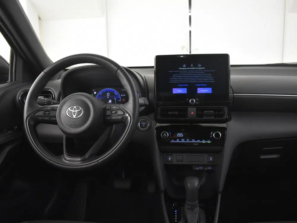 Toyota Yaris Cross 1.5 Hybrid 115 Business Plus uit 2026, foto 3