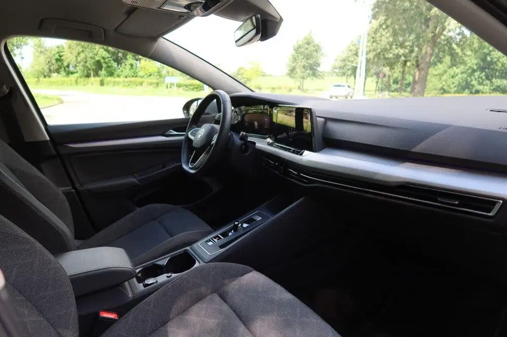 Volkswagen Golf 1.0 eTSI Life AUTOMAAT 110pk Clima uit 2024, foto 8
