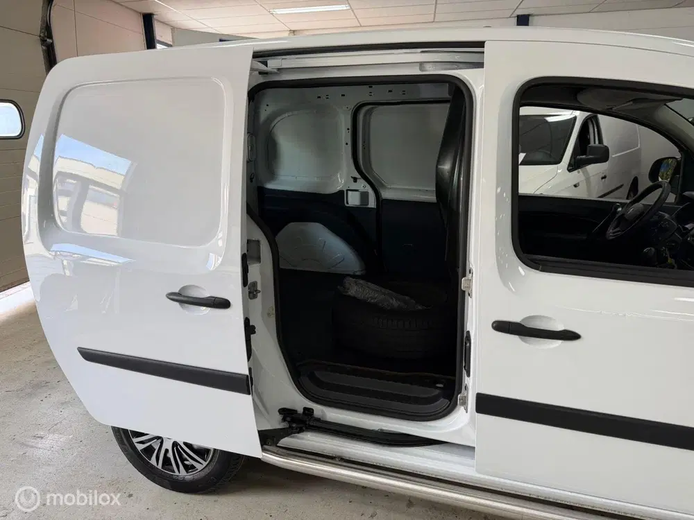 Renault Kangoo Kangoo 1.5 Blue dCi 2 Schuideuren Airco uit 2022, foto 11