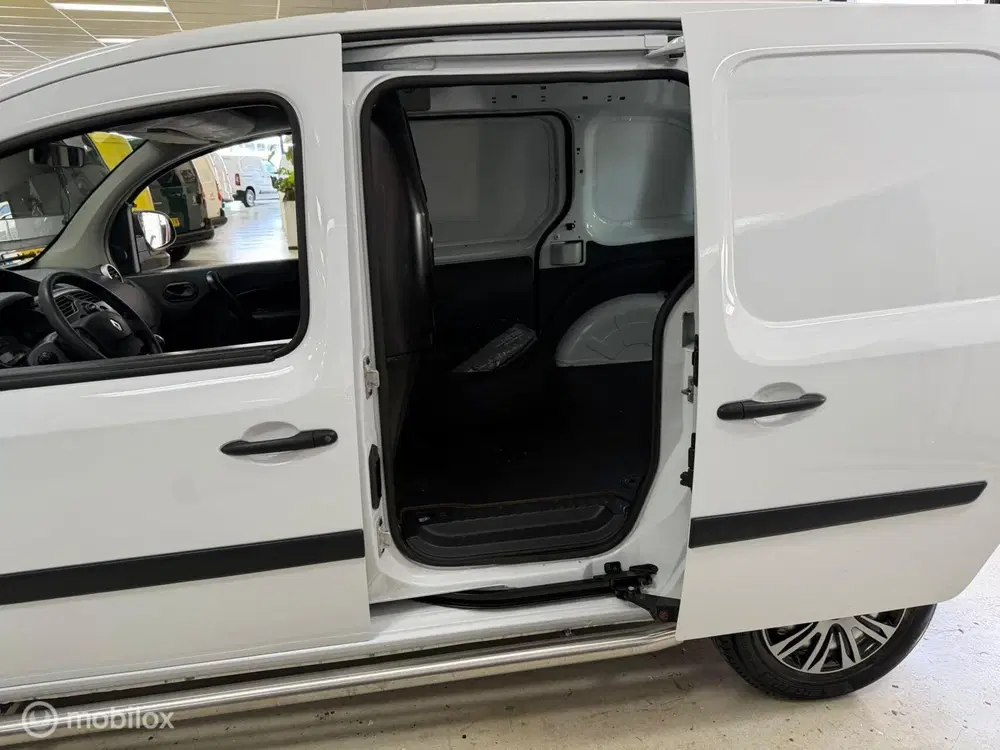 Renault Kangoo Kangoo 1.5 Blue dCi 2 Schuideuren Airco uit 2022, foto 12