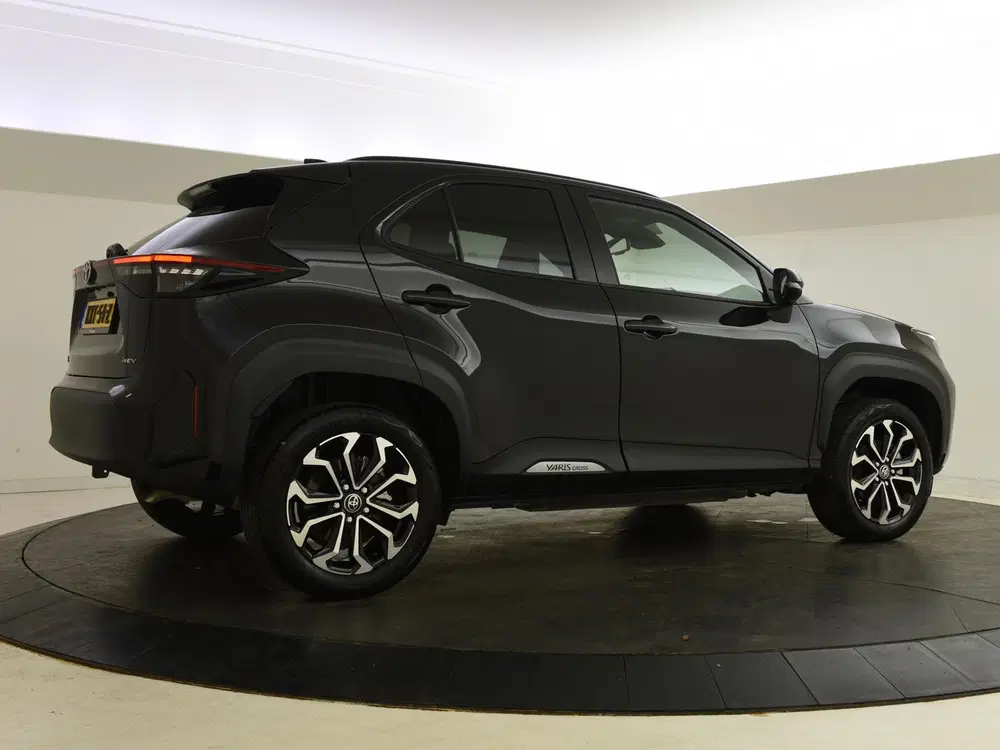 Toyota Yaris Cross 1.5 Hybrid 115 Business Plus uit 2026, foto 2